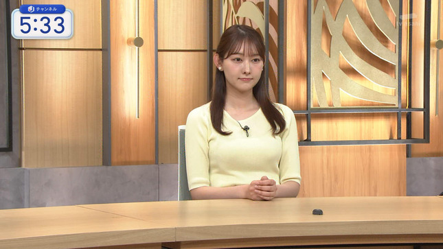 森山みなみアナ　ニットで胸元くっきり！！【GIF動画あり】