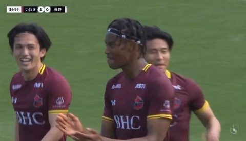 「7連勝達成❕」いわきCF 昨季に広島から加入 203cmMF木吹翔太がヘディングで押し込みプロ初ゴール‼1-0で長野に勝利し7連勝