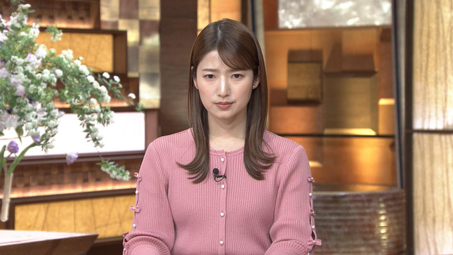 安藤萌々アナ　ニットの豊乳！！【GIF動画あり】