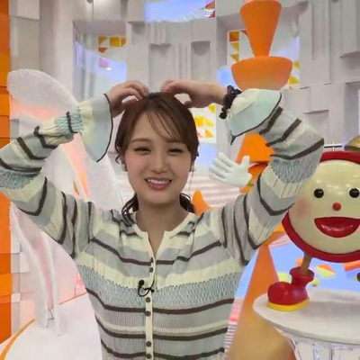 井上清華アナ　ニットのエクササイズ！！【GIF動画あり】