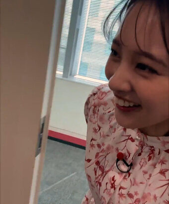 河出奈都美アナ　楽屋訪問で巨乳がドアップ！！【GIF動画あり】